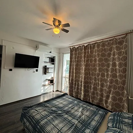Apartment Holi